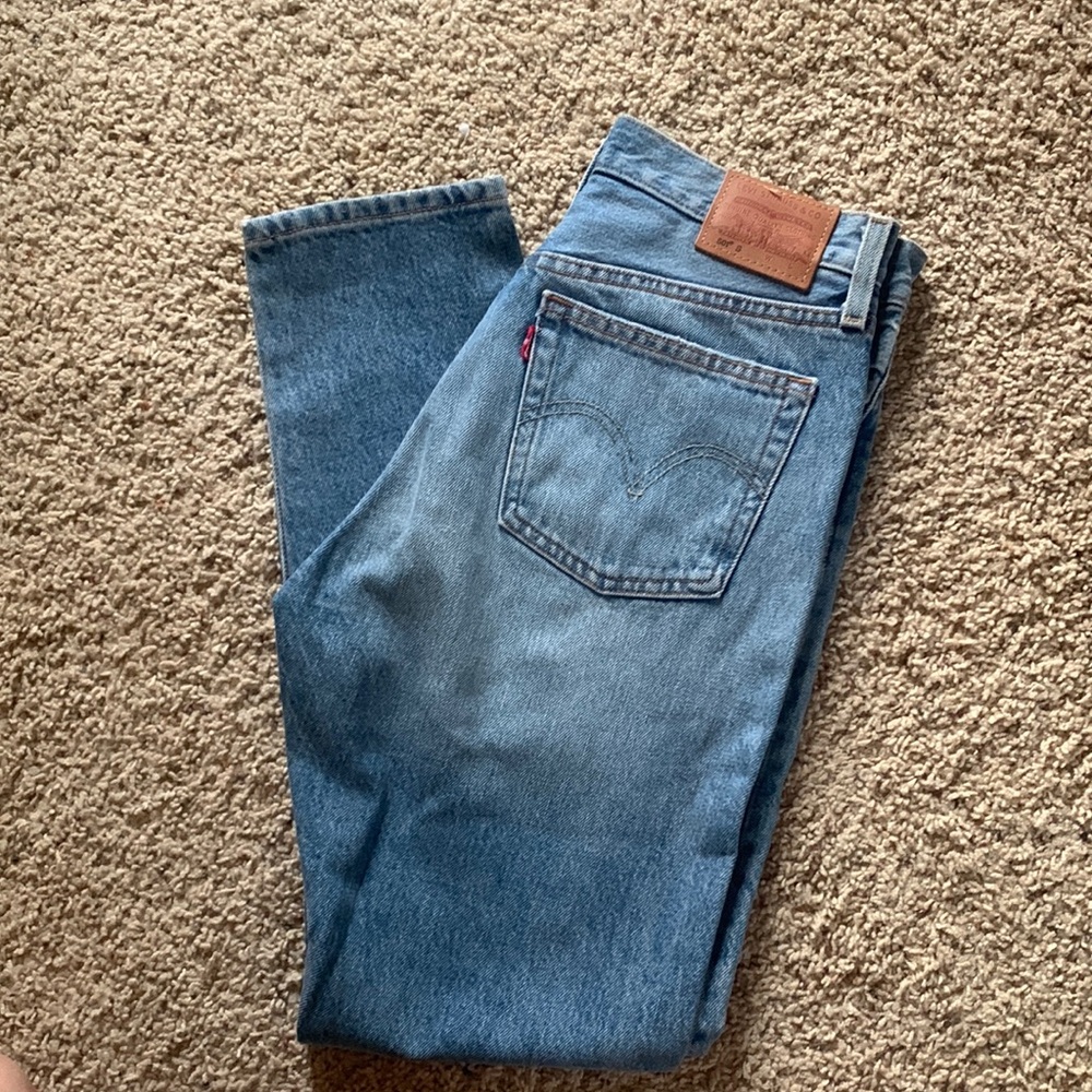 Levi 501 distressed skinny